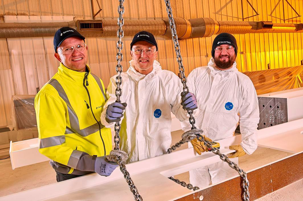 Tyvek® protects steelworkers from welding and cutting accidents